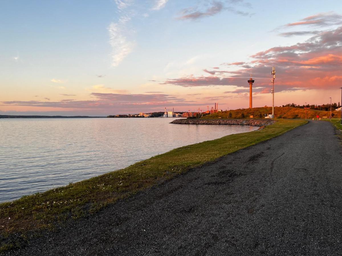 Uusi Upea Asunto Jaervinaekoealalla Ja Autohallilla Tammerfors Exteriör bild