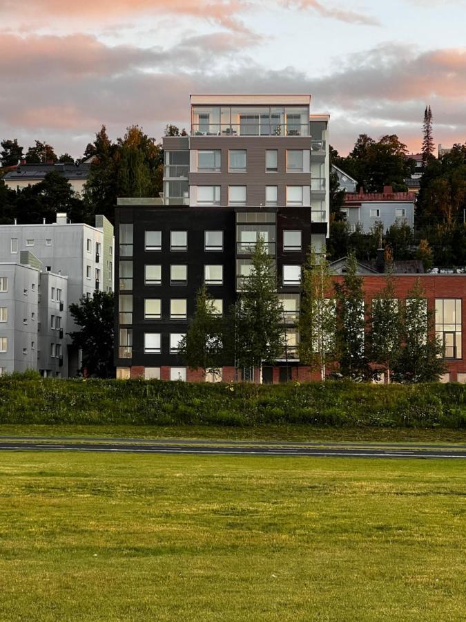 Uusi Upea Asunto Jaervinaekoealalla Ja Autohallilla Tammerfors Exteriör bild